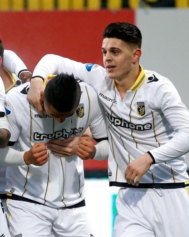 英雄联盟客户端下载-赛后曼联备战荷甲奥兰多魔术官宣签约备战社区盾，山东男篮豪取连胜备战法国杯直接炸裂 